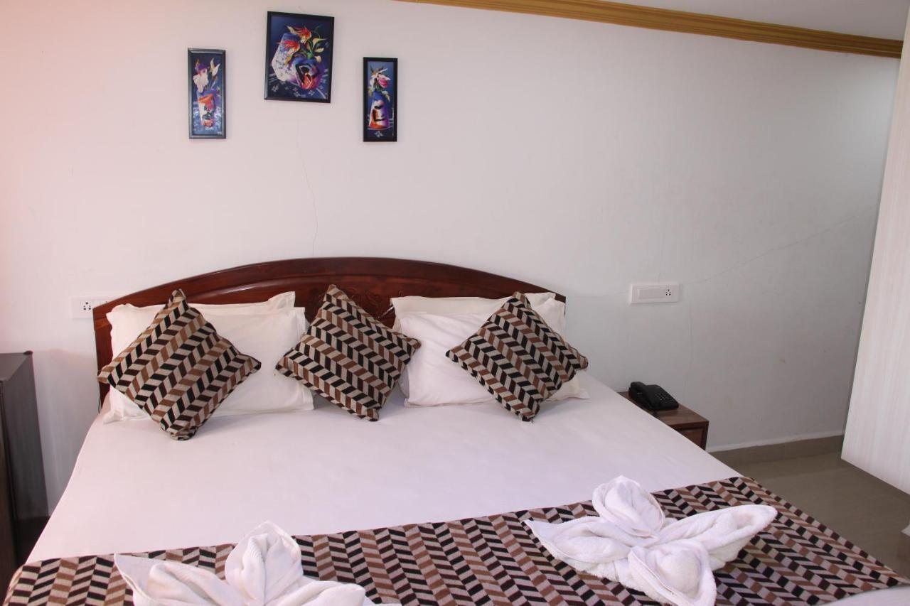 Hotel M R Manfred กาลังกูติ ภายนอก รูปภาพ